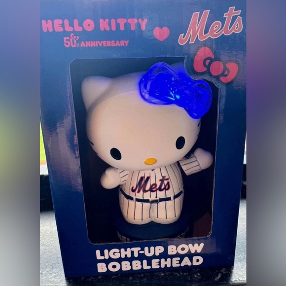 Hello Kitty 50th Anniversary Light-Up Bow Bobblehead - Picture 3 of 4